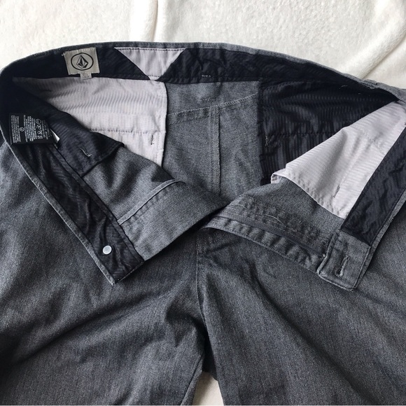 Volcom size 32 gray men’s shorts side pocket logo on back of leg - Picture 5 of 10